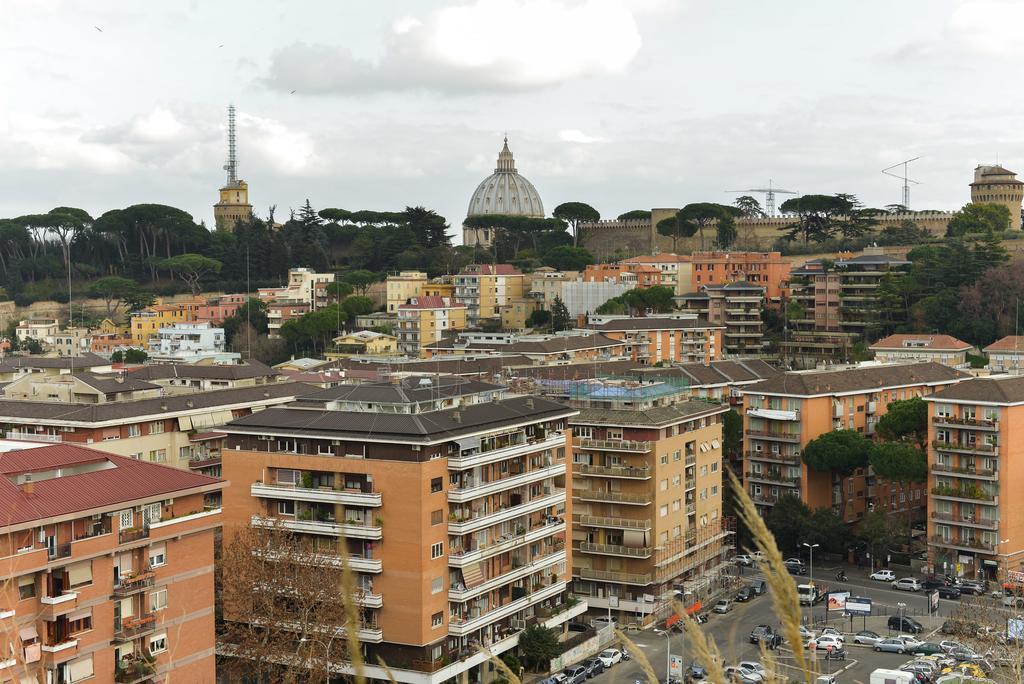 B&B All'Ombra Di San Pietro Rome Exterior photo